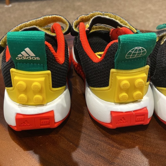 Adidas Lego sneakers super cool and in excellent condition! Toddler 7K US. - Picture 6 of 9